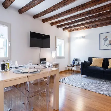 Apartment Ca' Laura - San Marco Canal View Venice