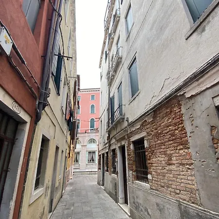 Ca' Laura - San Marco Canal View Apartment Venice